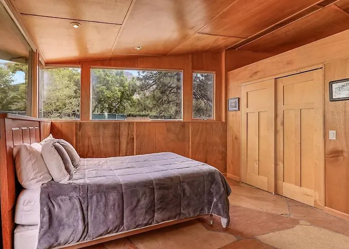 Holiday home Historic Ranch House Ac On Forest Acres In Town *